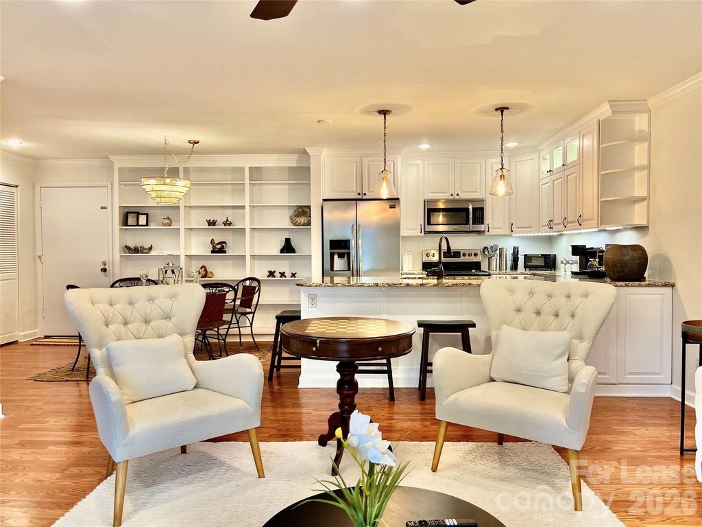 1323 Queens Road - Photo 9