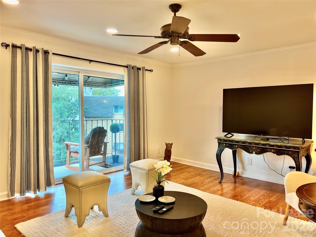 1323 Queens Road - Photo 7