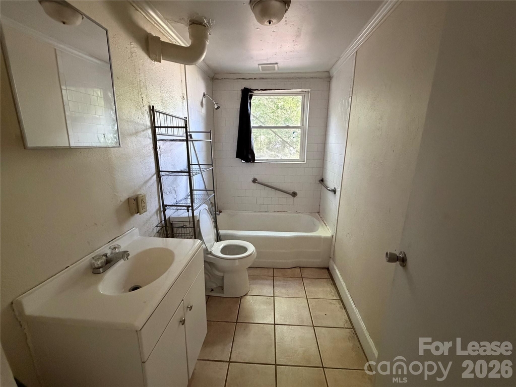 325 Chambers Street - Photo 3
