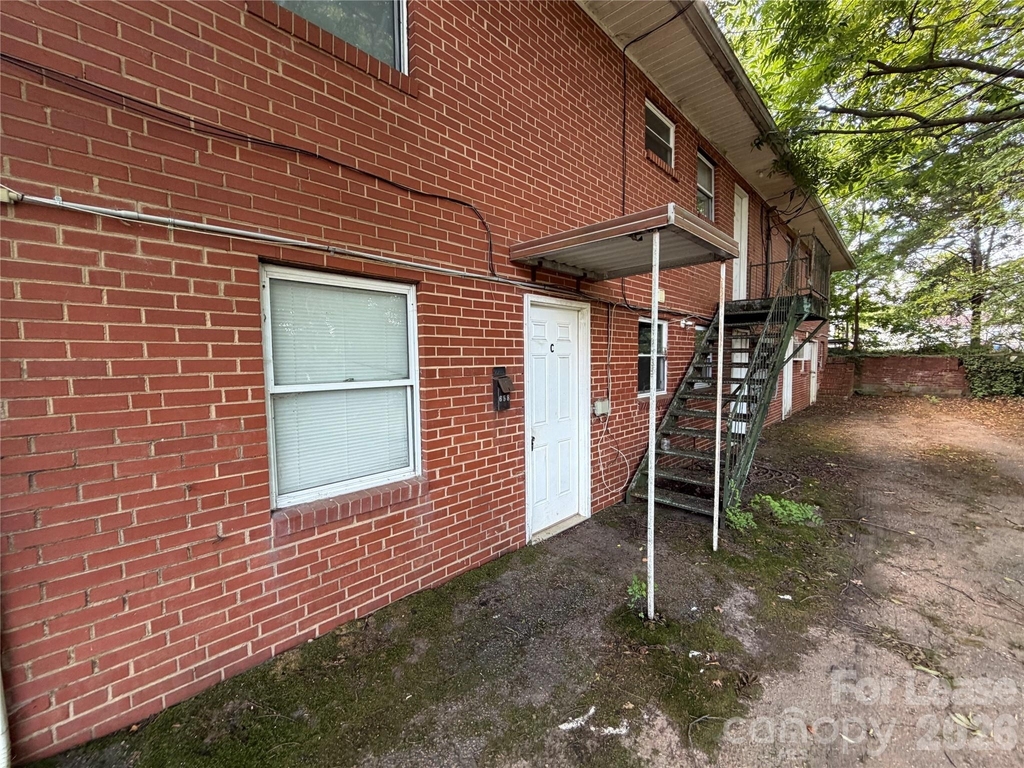 325 Chambers Street - Photo 1