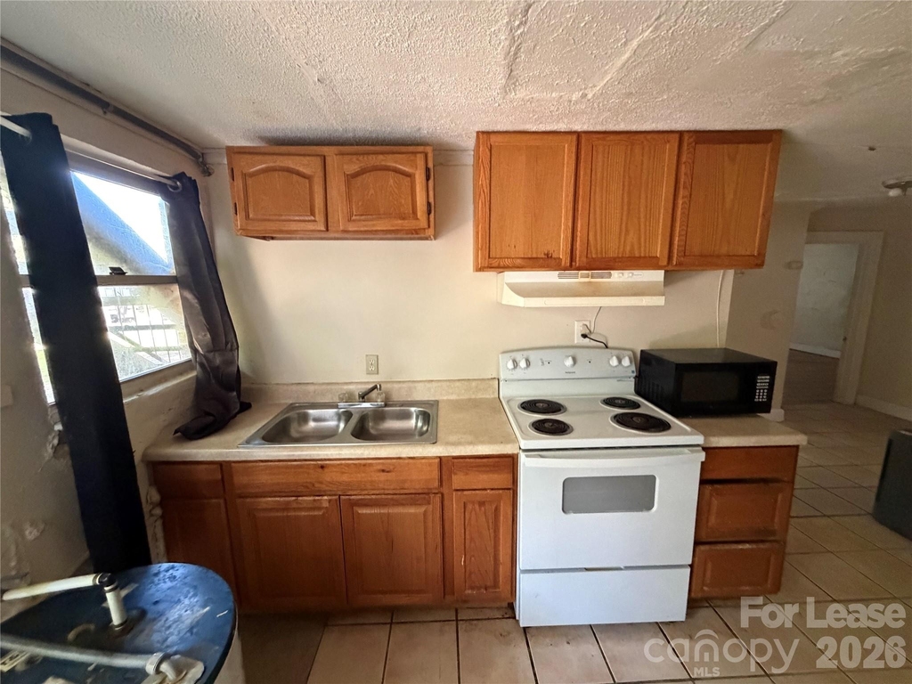 325 Chambers Street - Photo 4