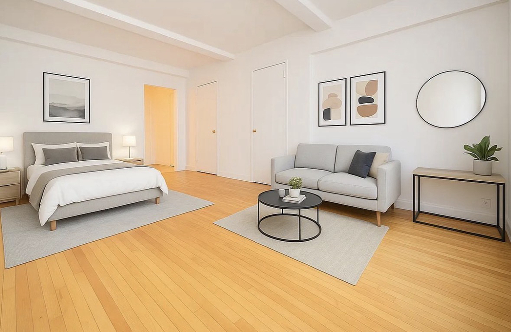 East 39th Street - Photo 2
