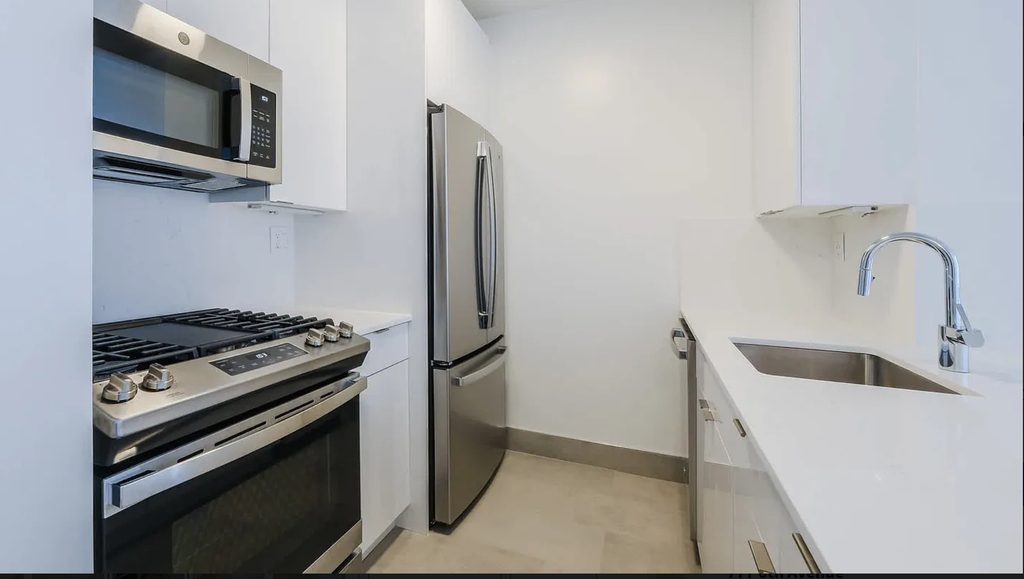 East 6th Street - Photo 6