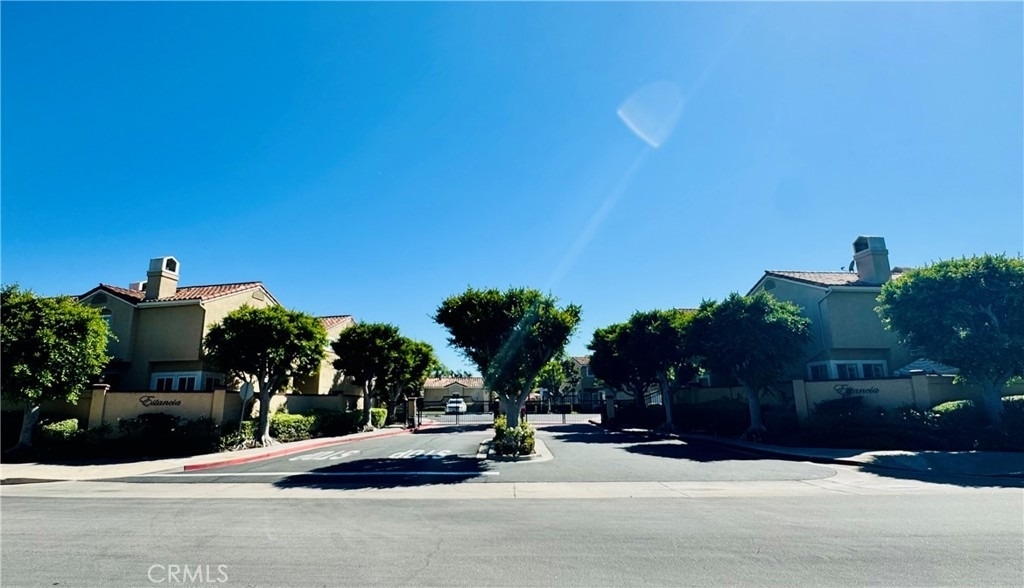 2444 Paseo Circulo - Photo 4