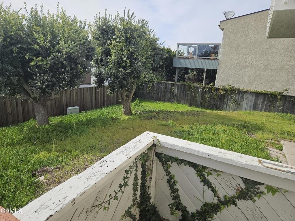 271 N Ventura Road - Photo 2