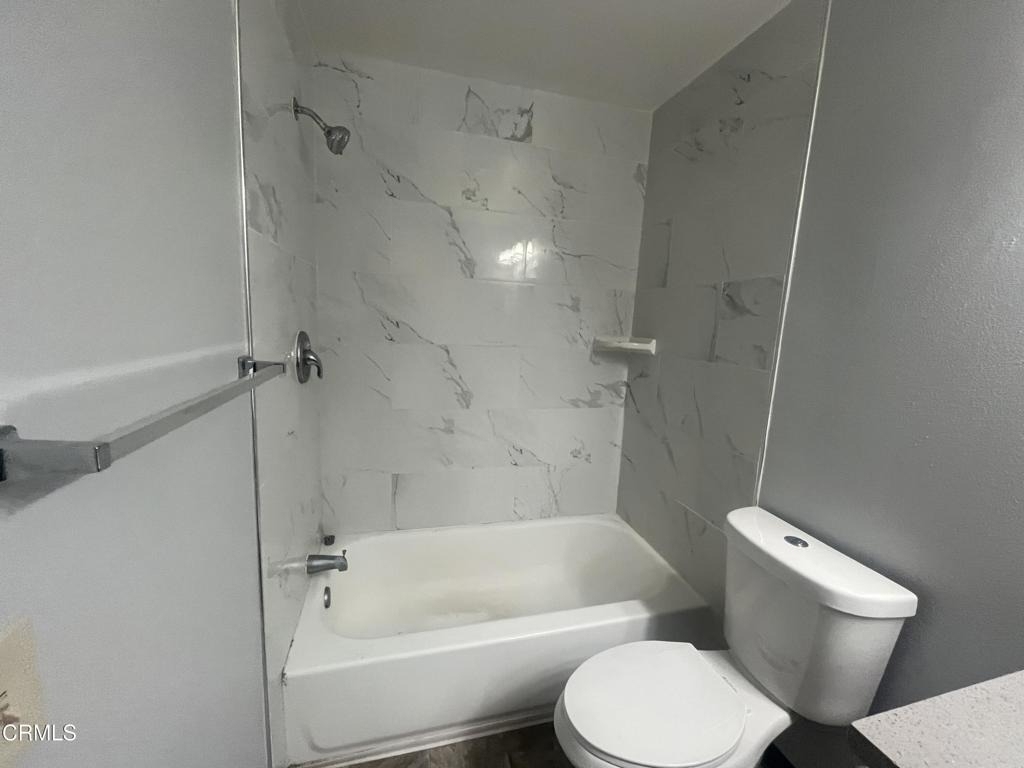 951 Warwick Avenue - Photo 2