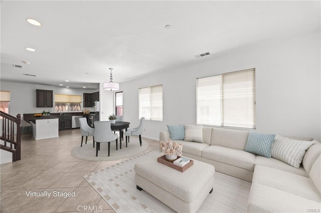 819 Mitchell - Photo 1