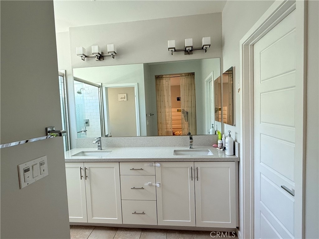 713 Manhattan Drive - Photo 6