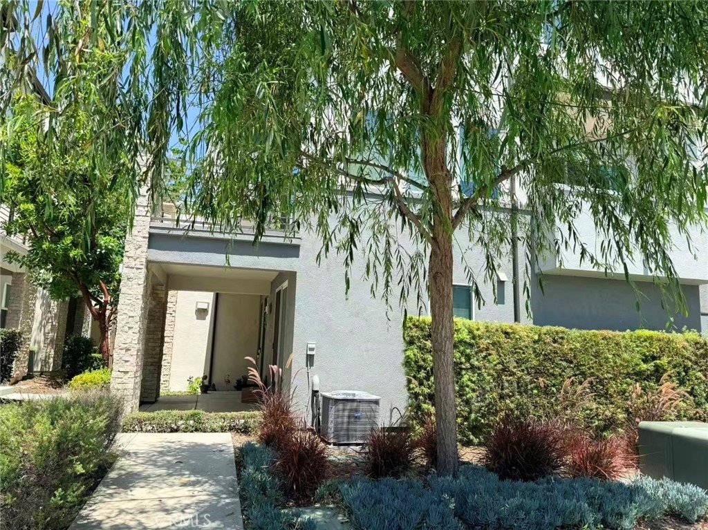 713 Manhattan Drive - Photo 1