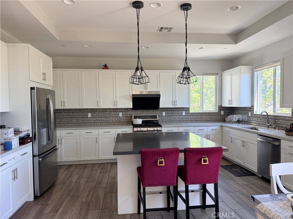 713 Manhattan Drive - Photo 2