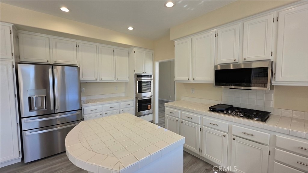 38 Hawk Hill - Photo 4