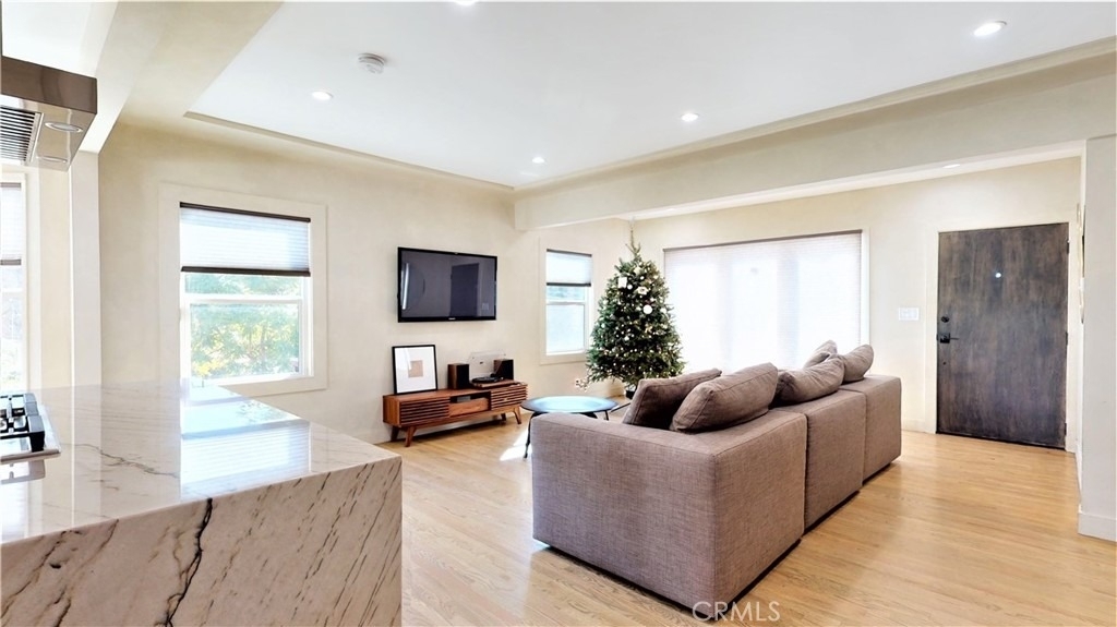 1225 Colorado - Photo 5