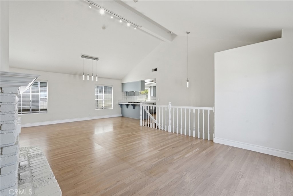 2605 Mathews Avenue - Photo 5