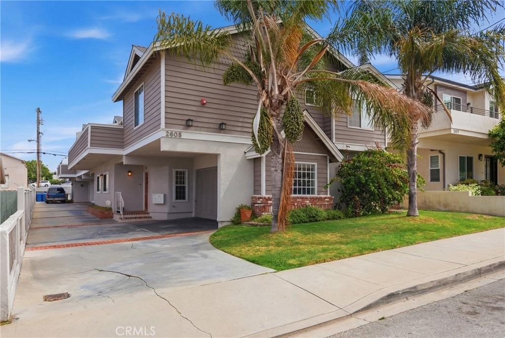 2605 Mathews Avenue - Photo 1