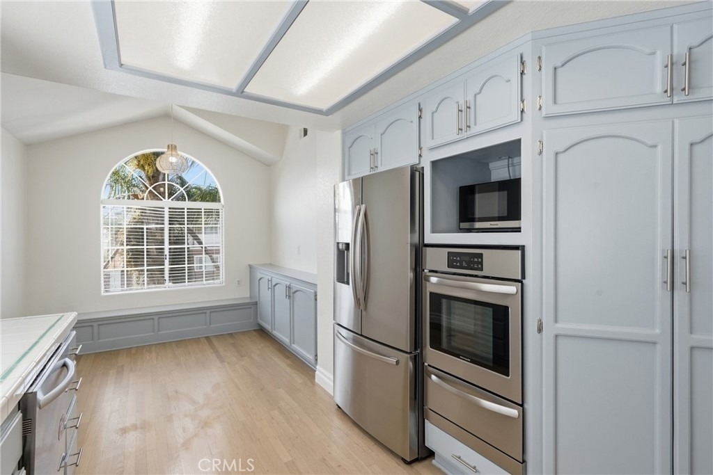 2605 Mathews Avenue - Photo 12
