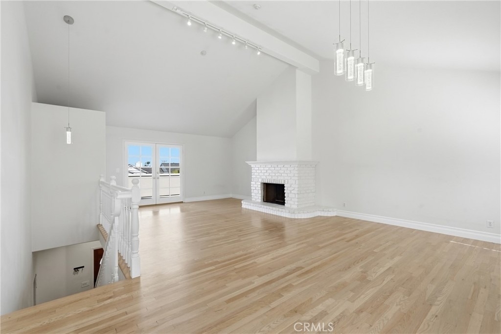 2605 Mathews Avenue - Photo 3