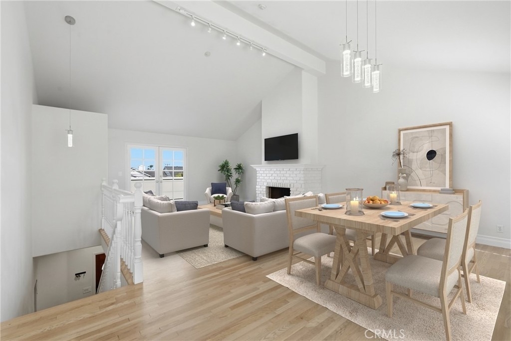 2605 Mathews Avenue - Photo 2