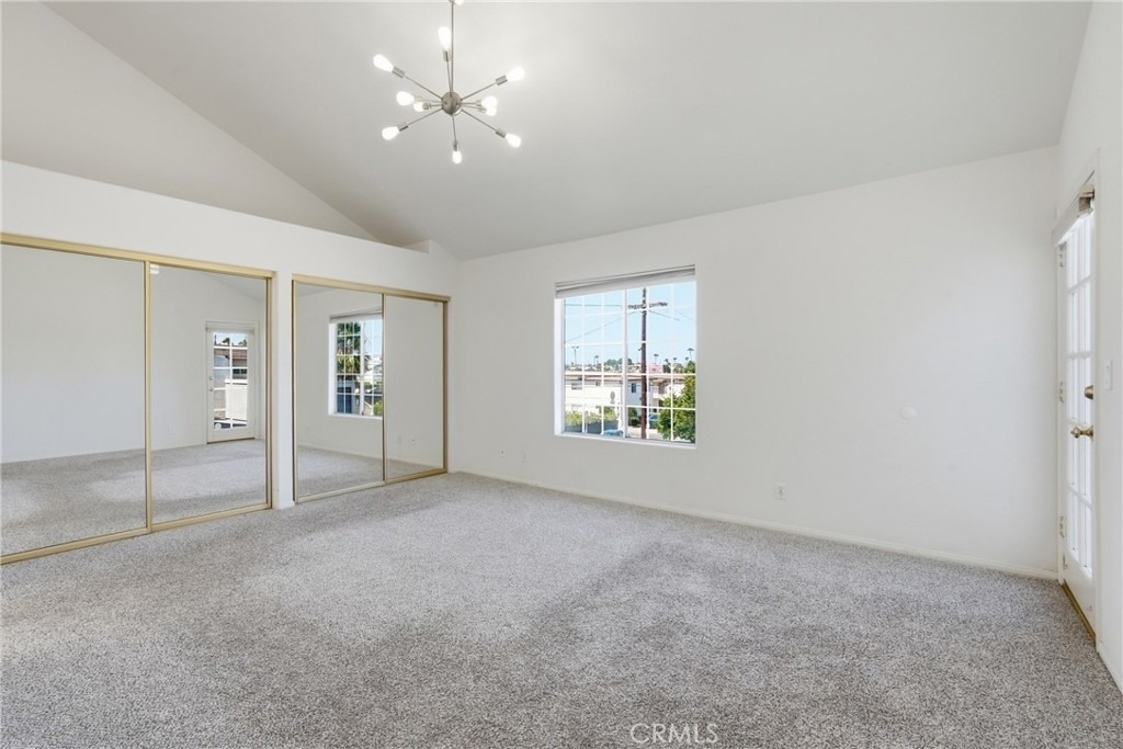 2605 Mathews Avenue - Photo 19