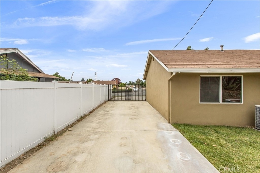 2960 Sterling - Photo 21