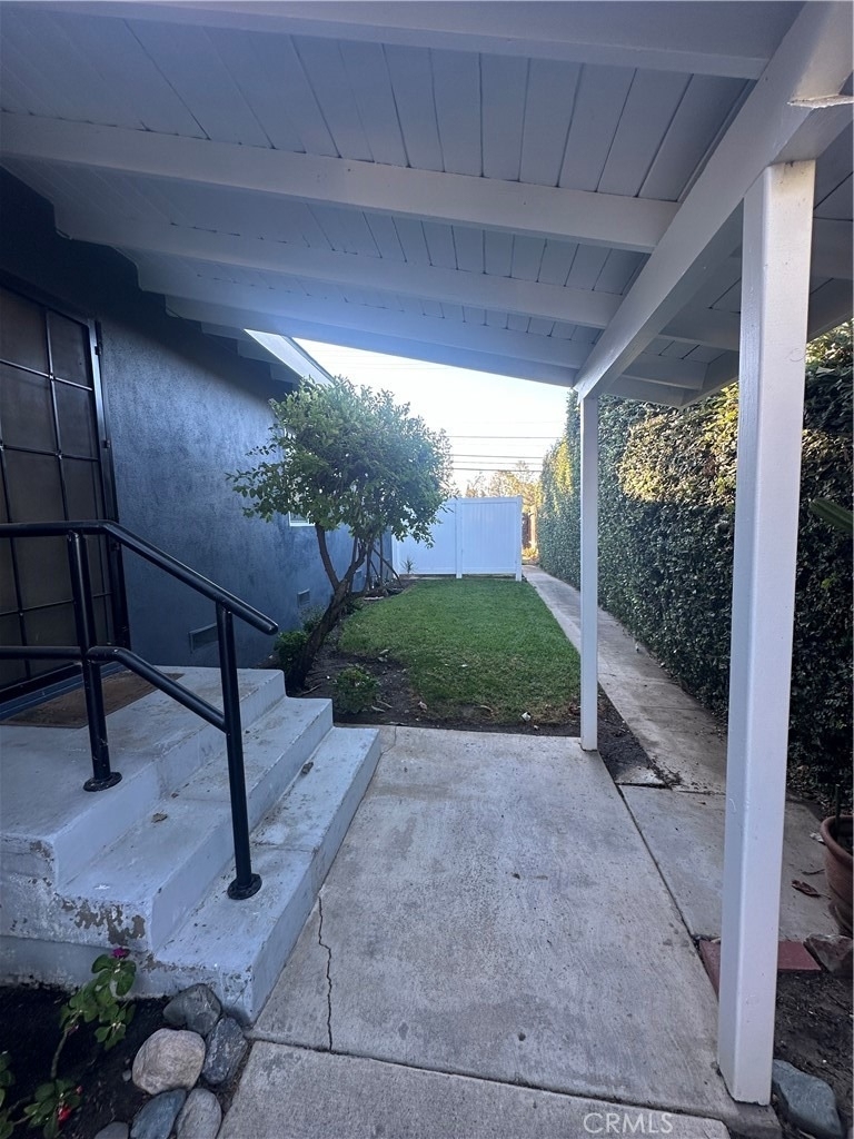 514 E Chalynn Circle - Photo 4