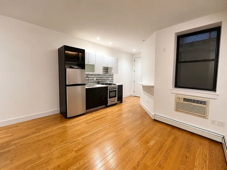 252 Schenectady Avenue - Photo 0