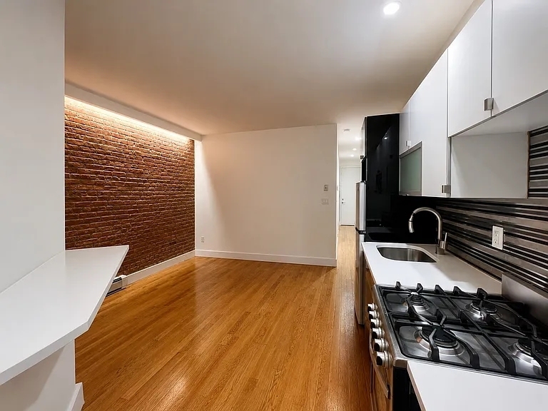 252 Schenectady Avenue - Photo 1