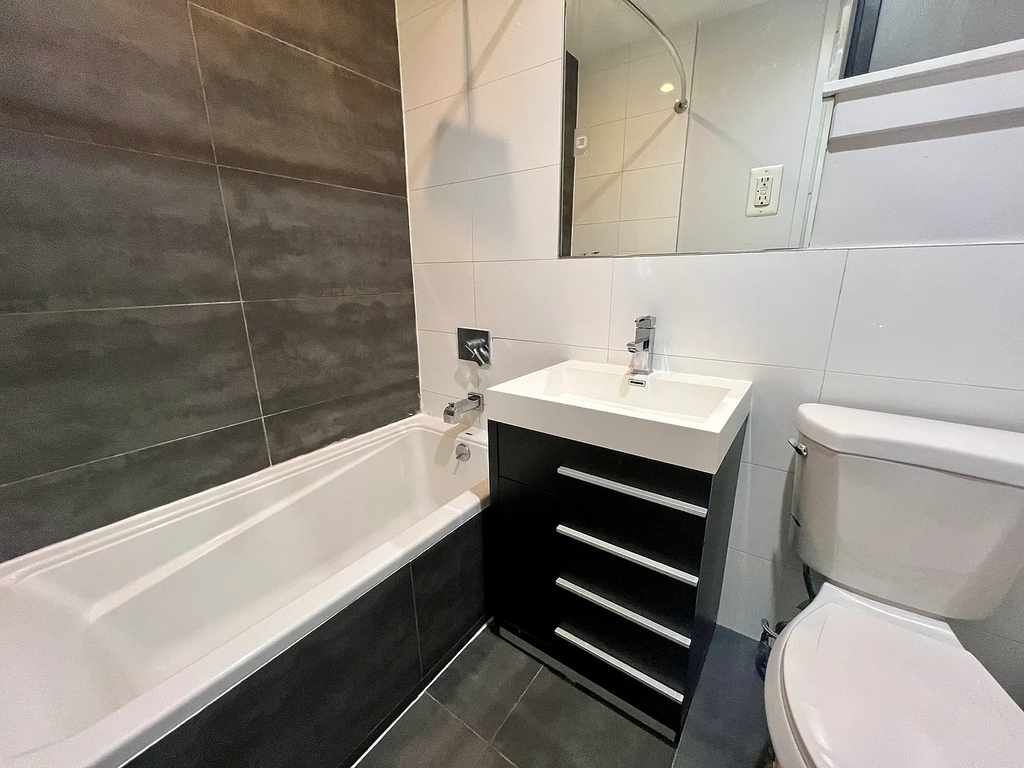 252 Schenectady Avenue - Photo 5