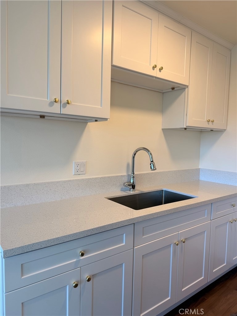 1651 Golden Gate - Photo 2