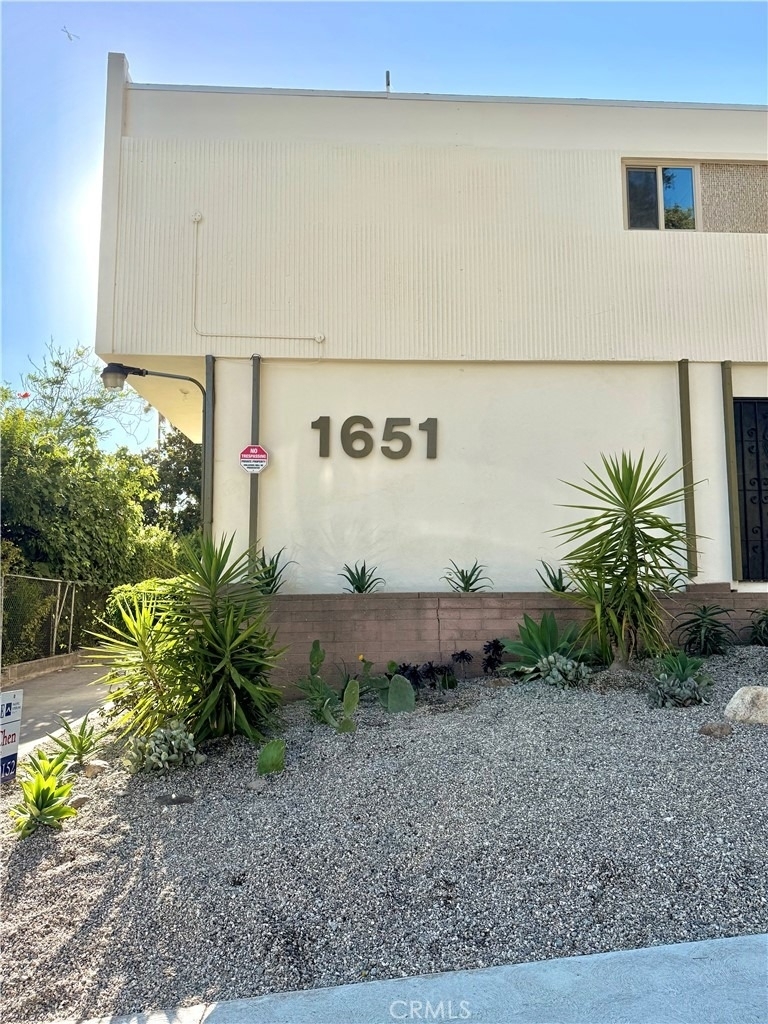 1651 Golden Gate - Photo 5