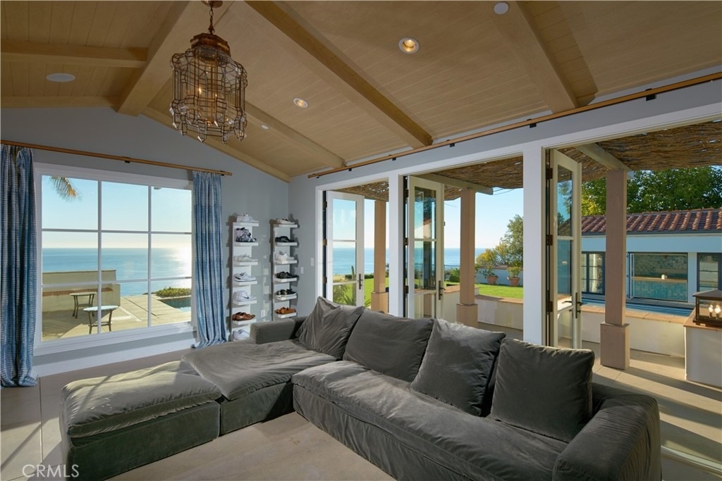 10 Shore Walk - Photo 19