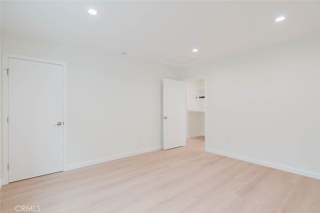 9628 Keokuk Avenue - Photo 13
