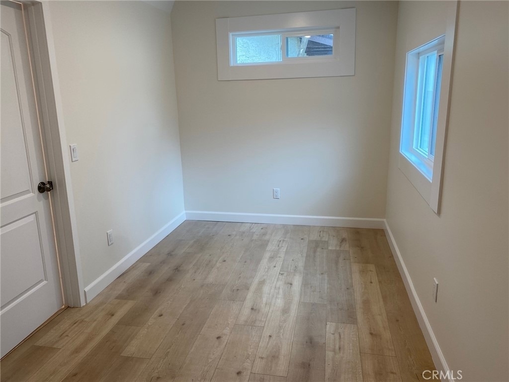 900 E Garfield Avenue - Photo 5