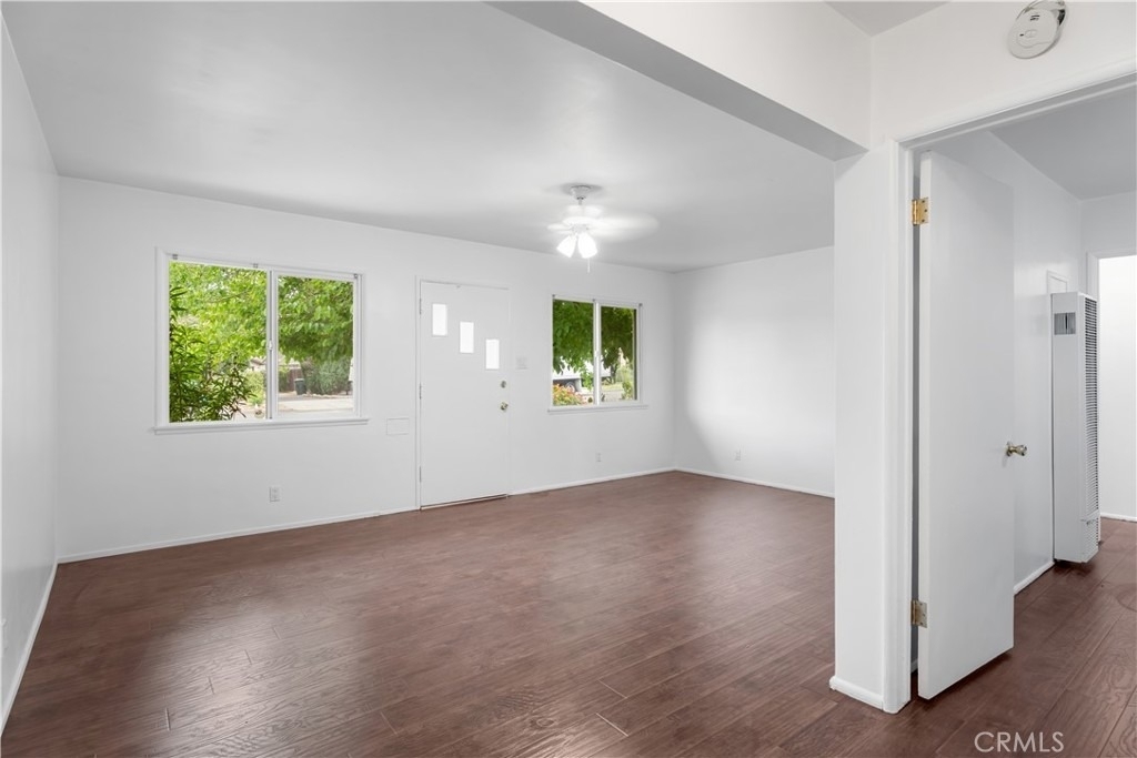 270 S 1st - Photo 2