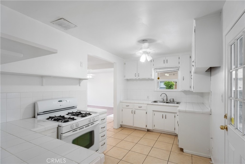 270 S 1st - Photo 18