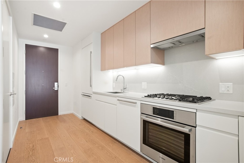 877 S Francisco Street - Photo 2