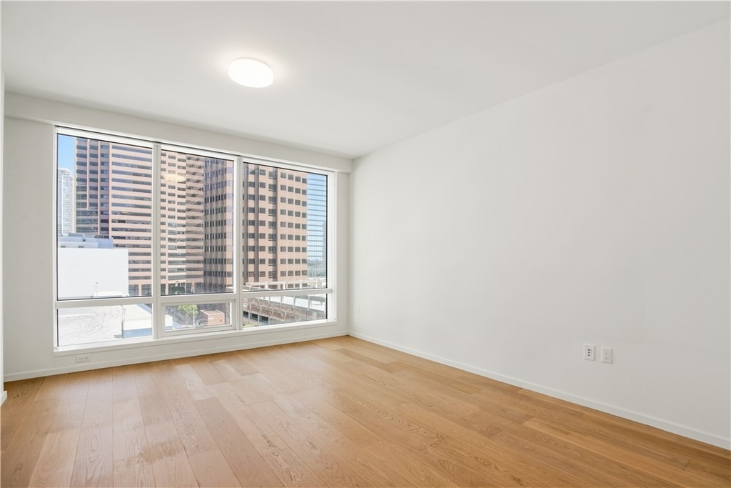 877 S Francisco Street - Photo 5