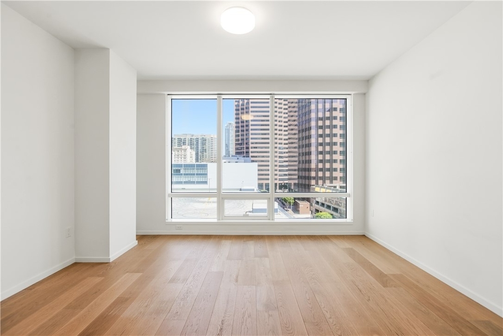 877 S Francisco Street - Photo 4