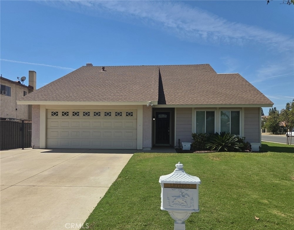 2632 S Augusta Avenue - Photo 0