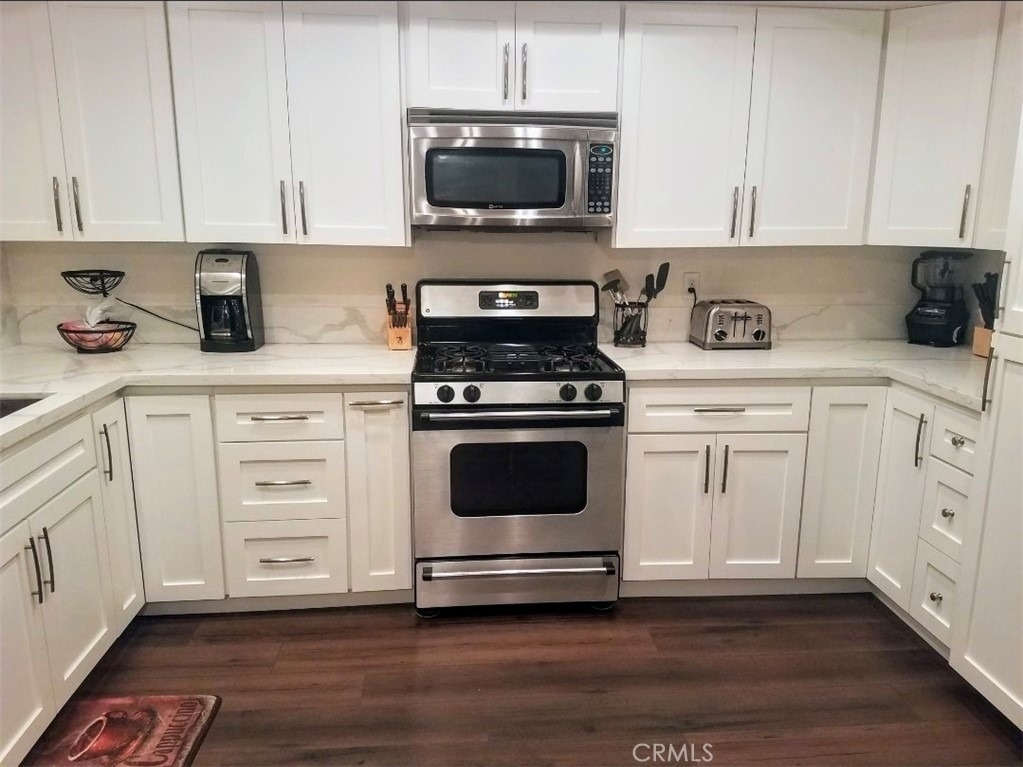 2632 S Augusta Avenue - Photo 5