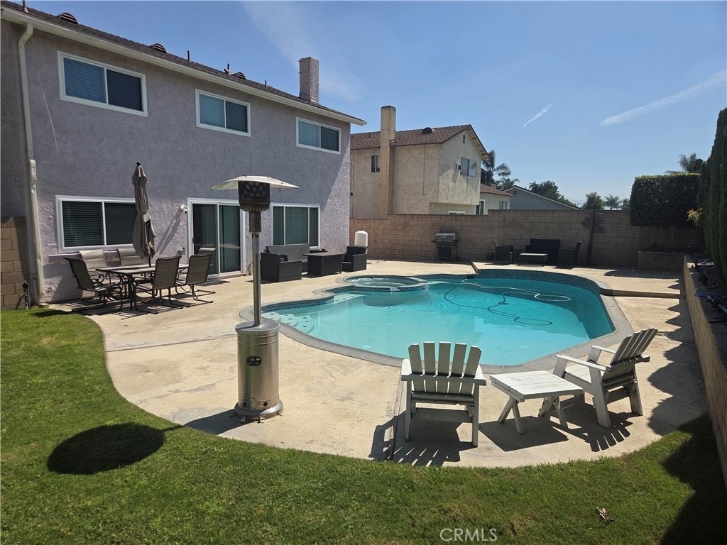 2632 S Augusta Avenue - Photo 2