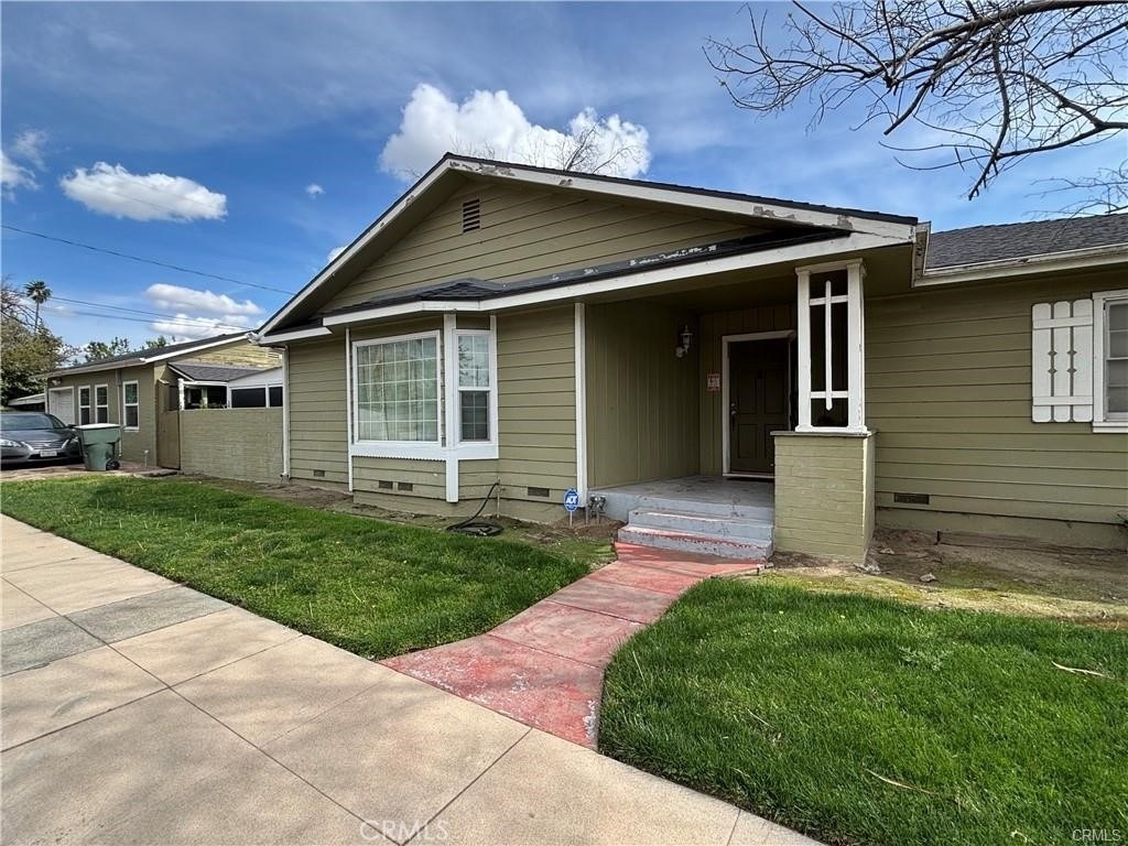 3297 N Pershing - Photo 0