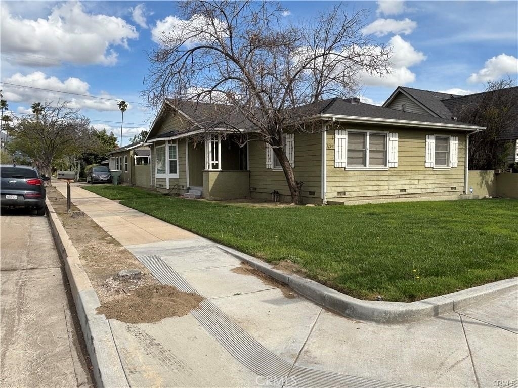 3297 N Pershing - Photo 1