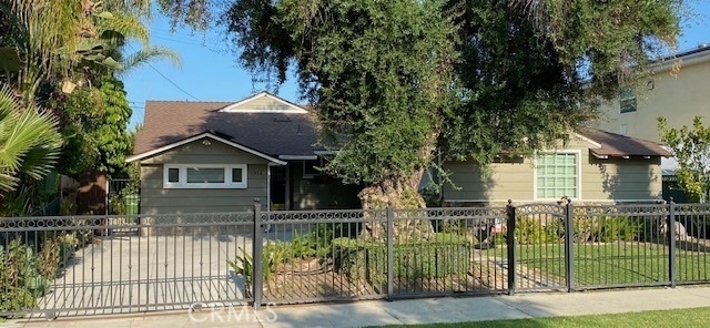 5356 Yolanda Avenue - Photo 0