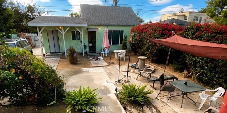 2711 S La Salle Ave - Photo 0
