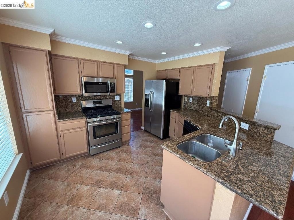 843 Steffa St - Photo 4