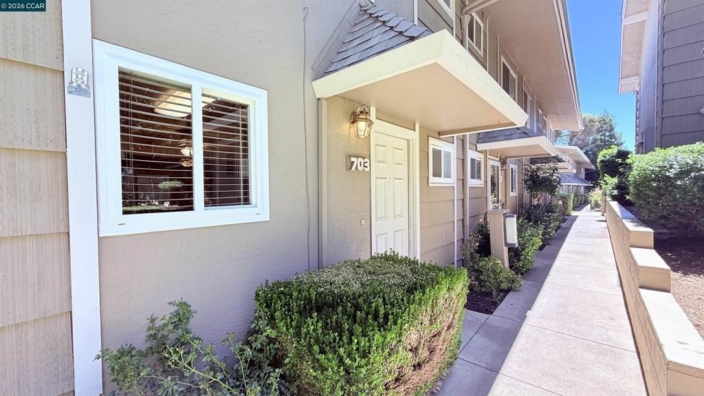 394 Ilo Ln - Photo 0