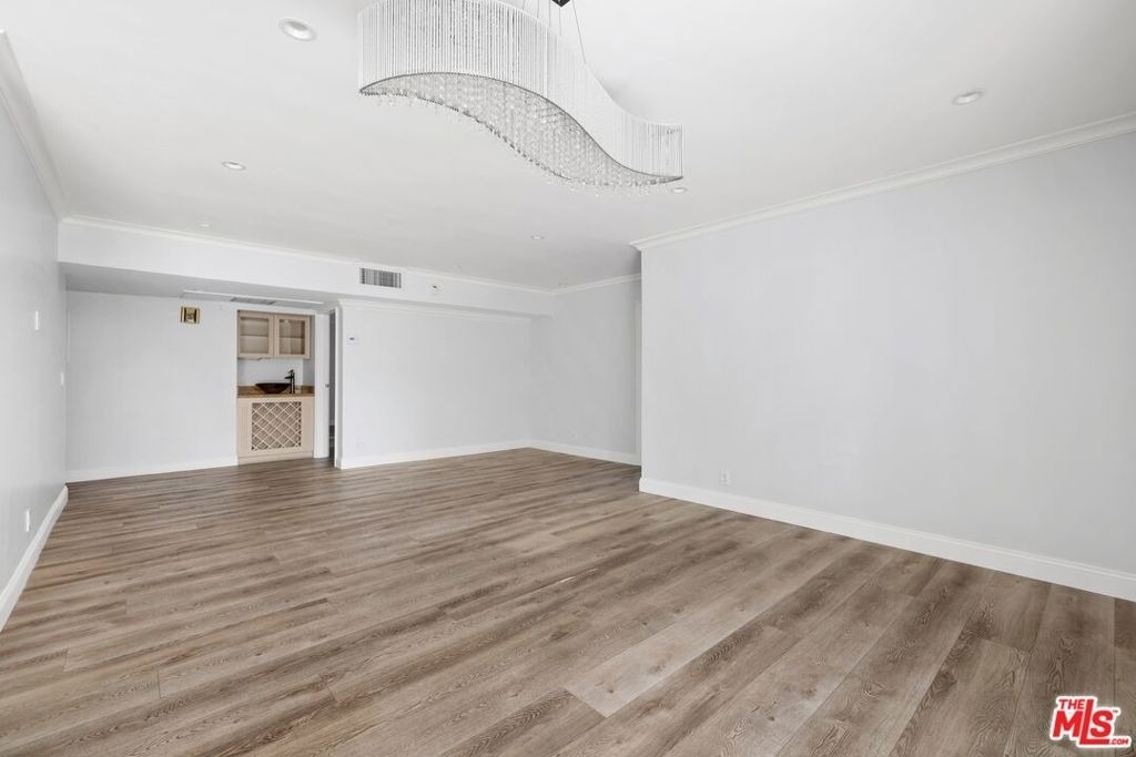 423 S Rexford Drive - Photo 5