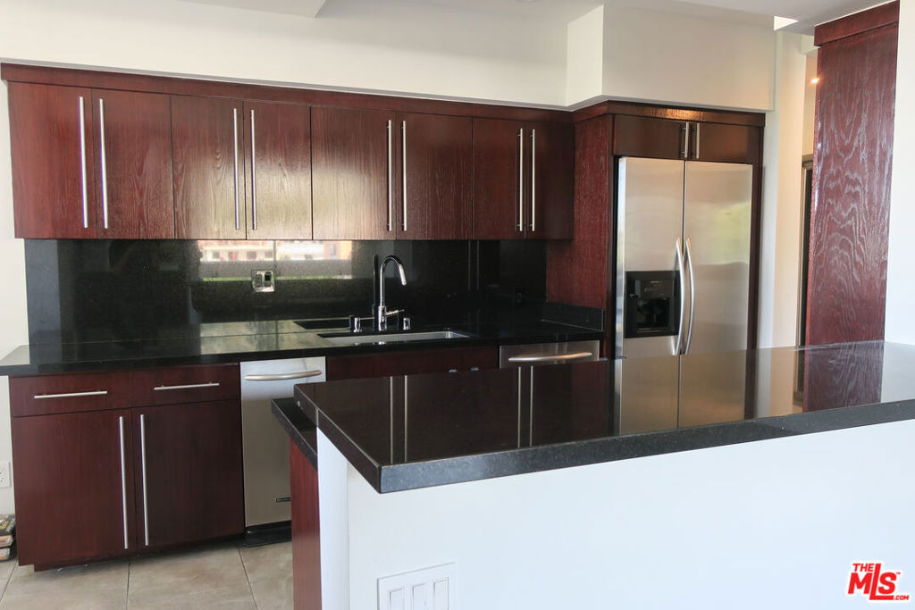 7250 Franklin Avenue - Photo 7