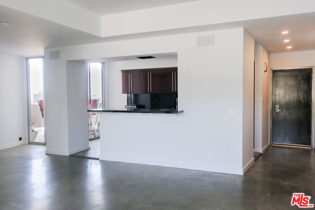 7250 Franklin Avenue - Photo 6