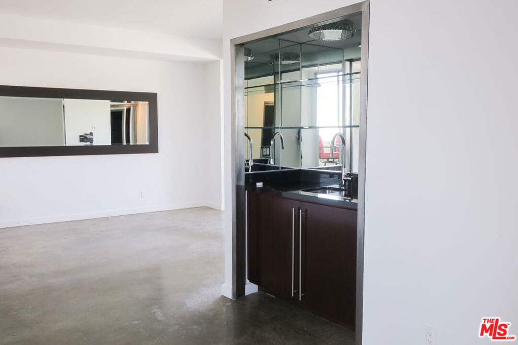 7250 Franklin Avenue - Photo 8